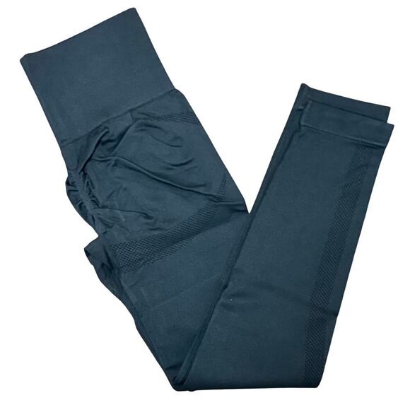Copied - Halara Seamless Flow High Waisted Ruched 7/8 
Yoga Leggings - Picture 3 of 5